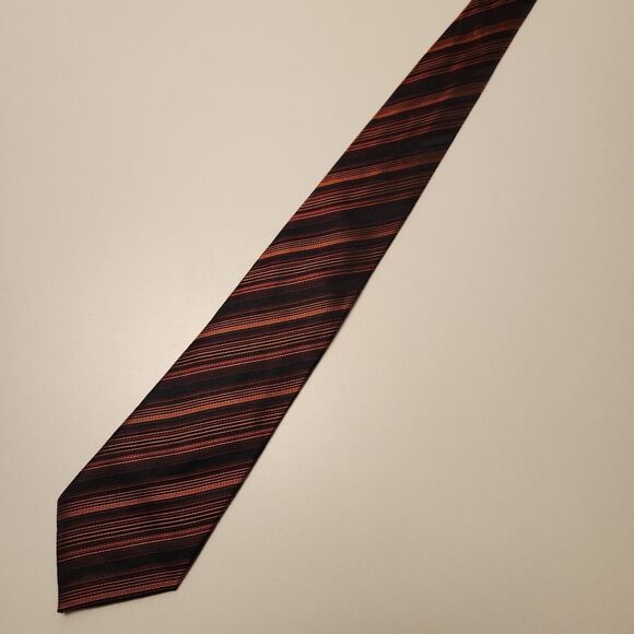 Kenneth Cole New York Silk Tie Black w/ Copper‎ Red Diagonal Stripes - Picture 1 of 4